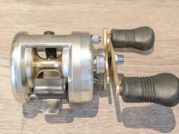 SHIMANO シマノ AXIS 100 アクシス ベイトリール