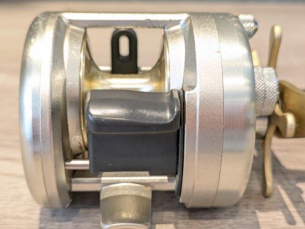 SHIMANO シマノ AXIS 100 アクシス ベイトリール