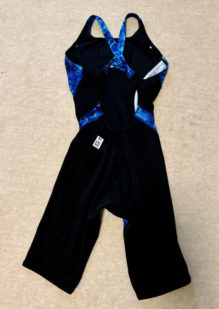 アリーナ　finaマーク付き　競泳水着　L 新品