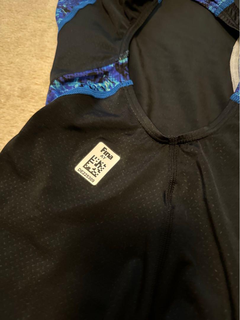 アリーナ　finaマーク付き　競泳水着　L 新品