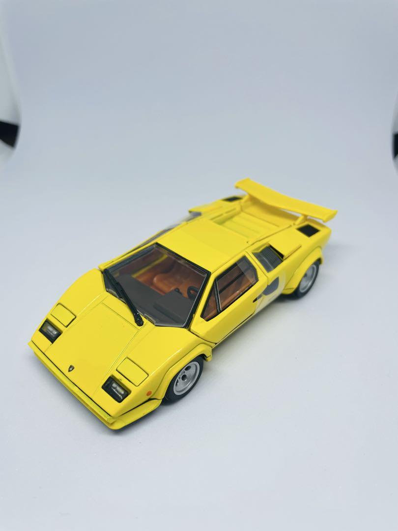 トミカプレミアム RS ランボルギーニ カウンタック 黄色 トミーモール