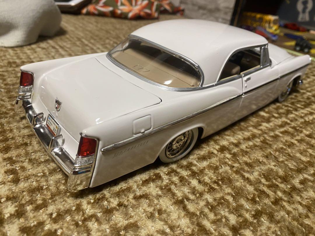 【値下げ】 Chrysler 3ooB 1/18 (1956) ミニカー