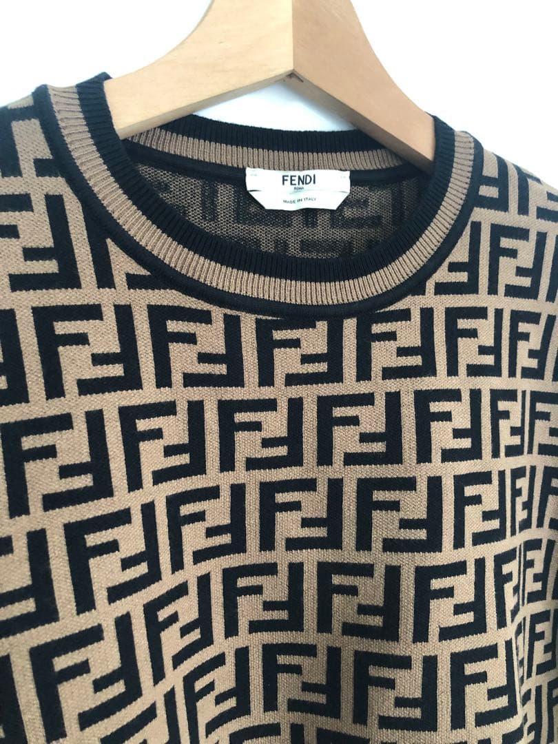 フェンディ　長袖　セーター　Ｌ