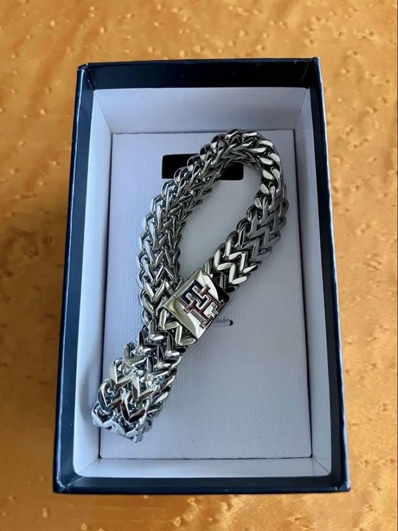 Hilfiger モノグラム