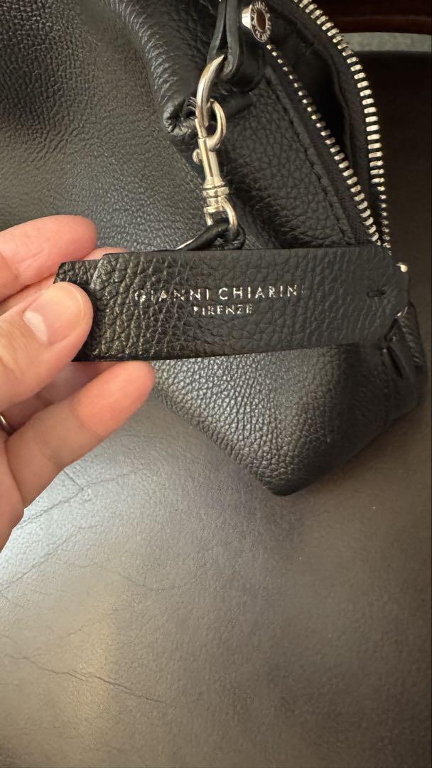 GIANNI CHIARINI ブラックレザーショルダーバッグ