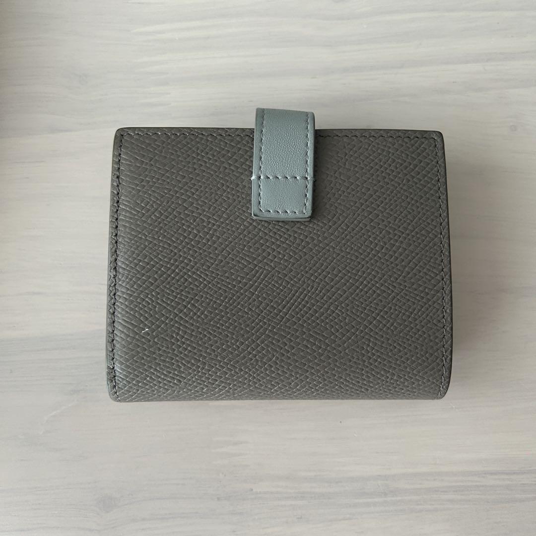 CELINE グレー 二つ折り財布 保存袋付き CELINE グレー 二つ折り財布 保存袋付き - メルカリ