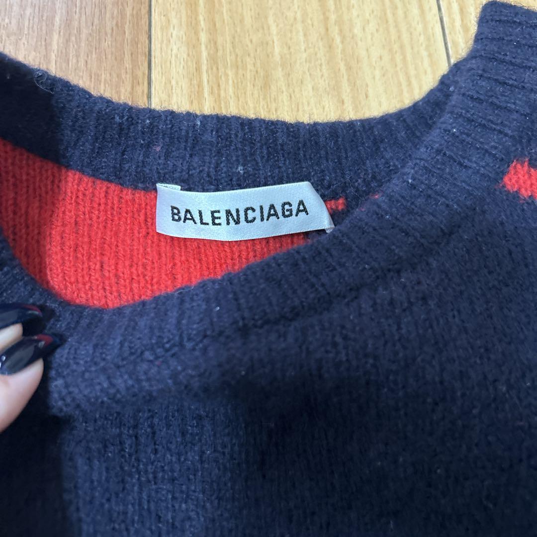 BALENCIAGA ロゴ入り ネイビーセーター　総柄ロゴクルーネックセーター BALENCIAGA ロゴ入り ネイビーセーター 総柄ロゴクルーネック