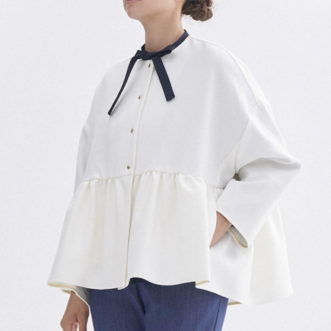 yori ノーカラージャケット クリーニング済】yori ノーカラージャケット フリル付き ホワイト