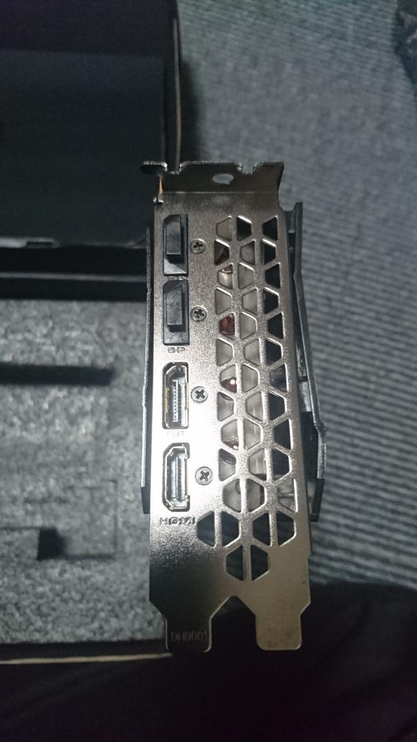 GIGABYTE Radeon RX 5600 XT GPU グラフィックボード