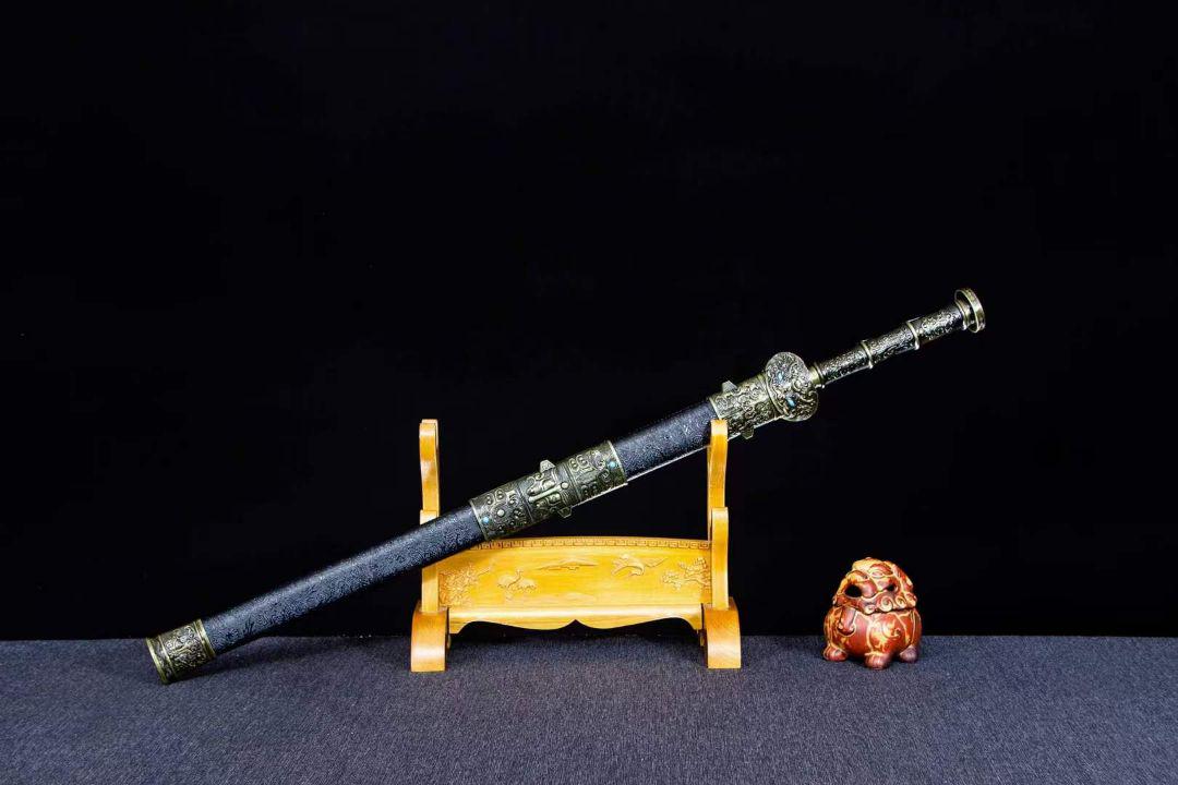 風雲符龍春秋漢剣 古兵器 武具　刀装具　日本刀　模造刀 居合刀 風雲符龍春秋漢剣 古兵器 武具 刀装具 日本刀 模造刀 居合刀
