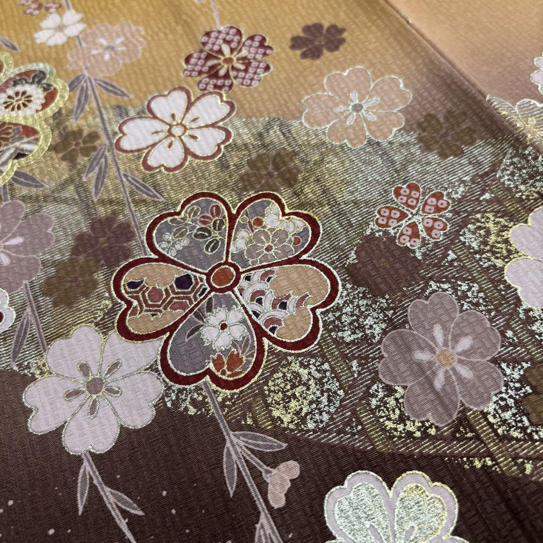 金彩 花柄 辛子色 裄66 紋無し 素敵なデザイン 付下げ 正絹 AK-6876 金彩 花柄 辛子色 裄66 紋無し 素敵なデザイン 付下げ 正絹 AK