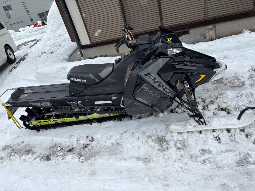 Polaris PRO スノーモービル 黒