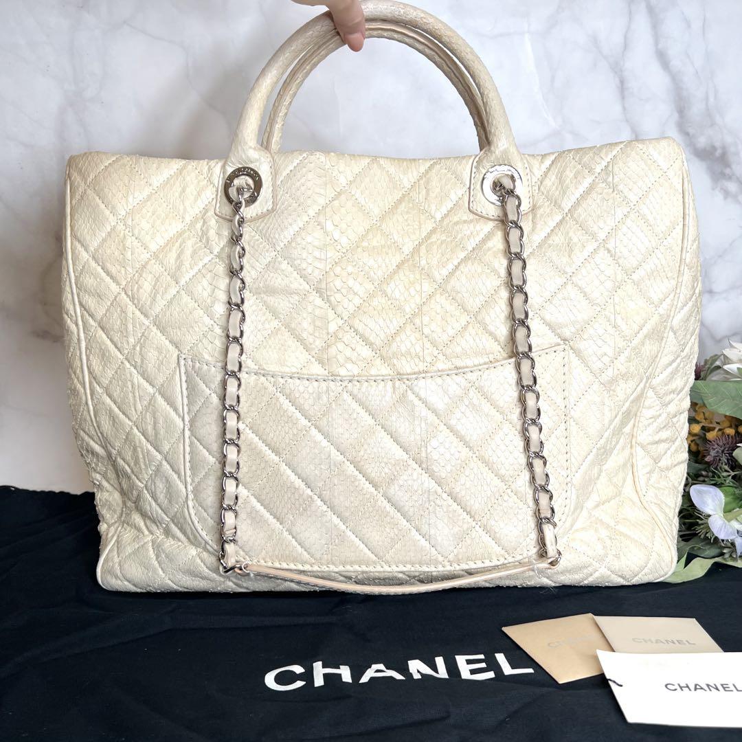 CHANEL シャネル