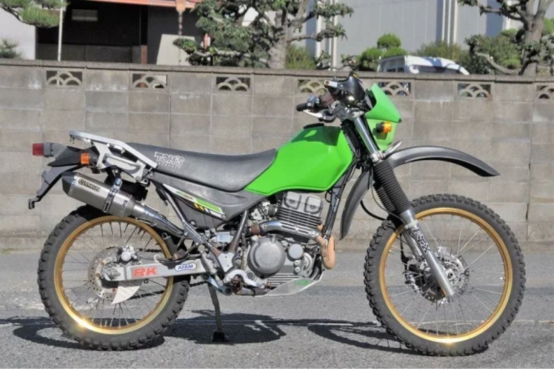 スリップオンマフラー異形サイレンサーカーボン出口スーパーシェルパー