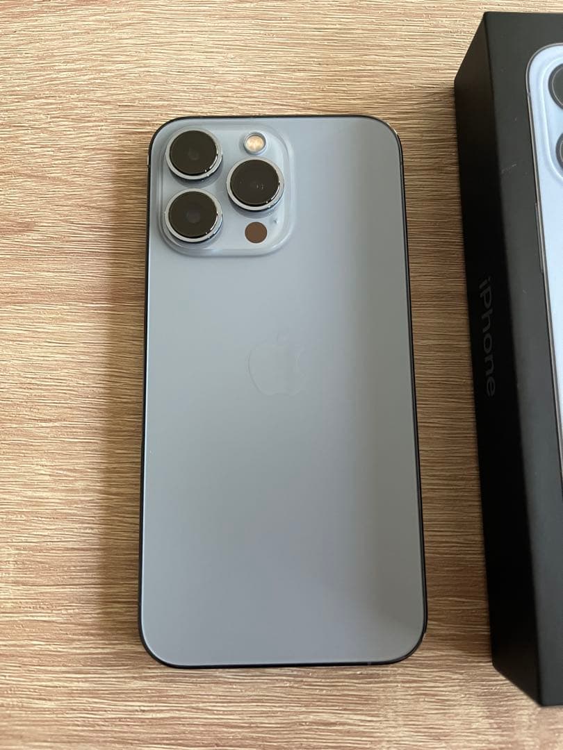美品 Apple iPhone 13 Pro 256GB シエラブルー　箱あり