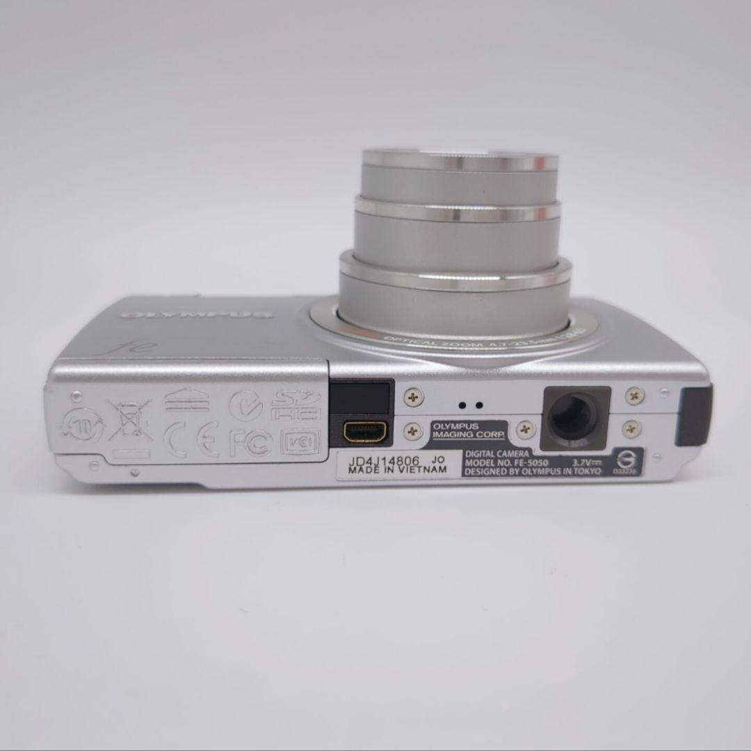 OLYMPUS FE-5050 動作品 デジカメ シルバー バッテリー 充電器付