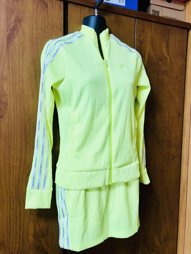 未使用☆タグ有☆adidas 3ストライプ ジャケット／スカート セットアップ