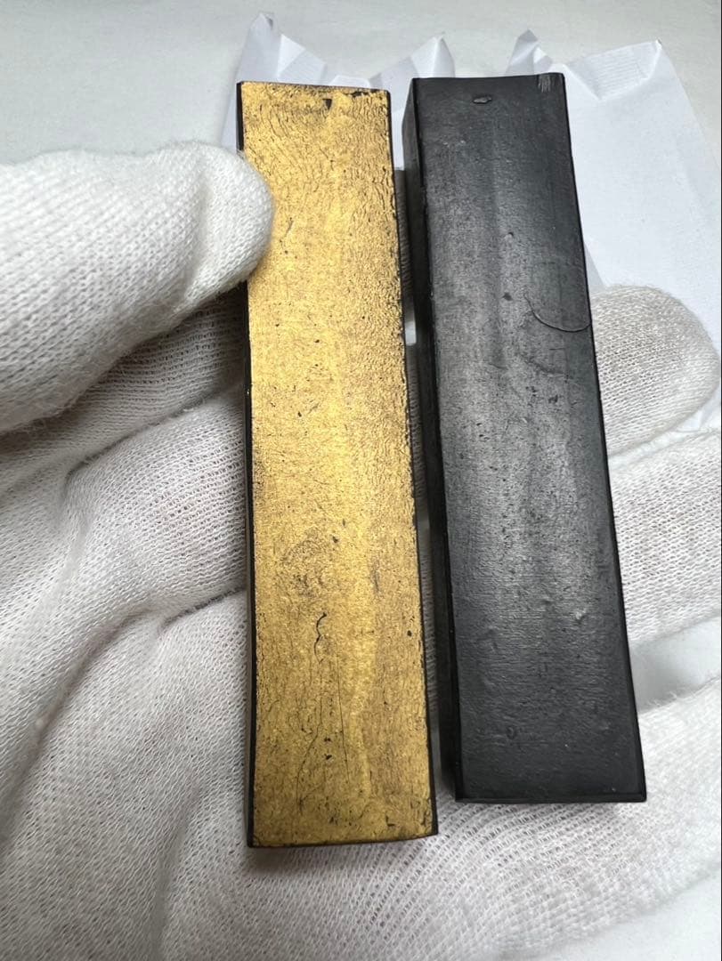 奈良老舗極印純松煙金と黒2点 最高峰一丁型枯古墨！ 奈良老舗極印純松煙金と黒2点 最高峰一丁型