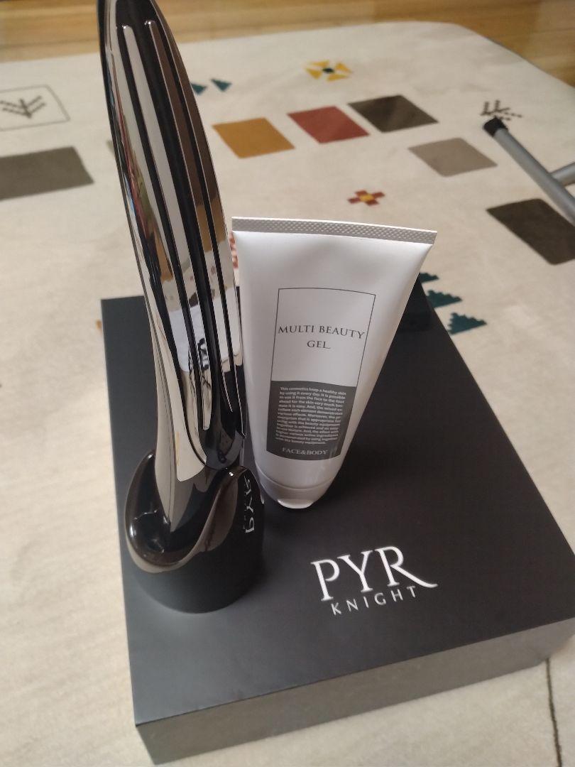 【シロ&クロ】PYR KNIGHT パイラナイト　美顔器 セット パイラナイト 美顔器 PYR-KNIGHT