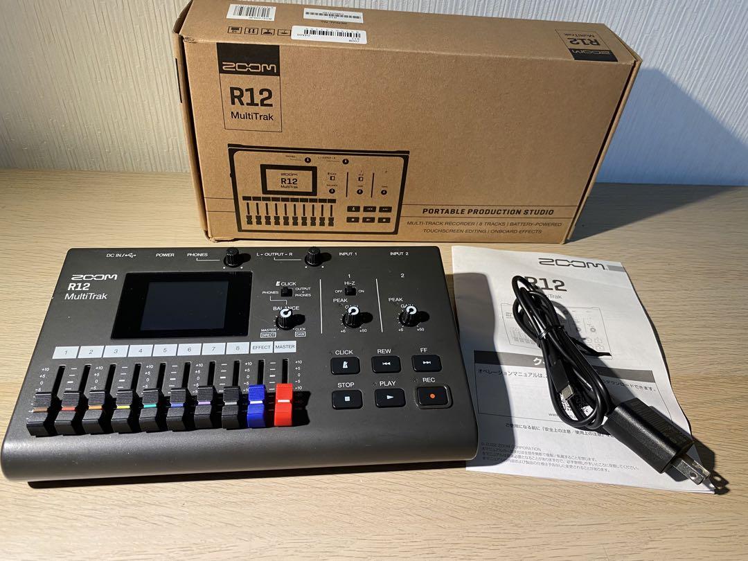 Zoom R12 MultiTrak ポータブルレコーダー