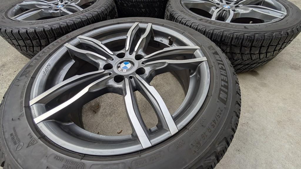 スタッドレスタイヤ　ホイールセット18インチ　X-ICE BMW ３シリーズなど