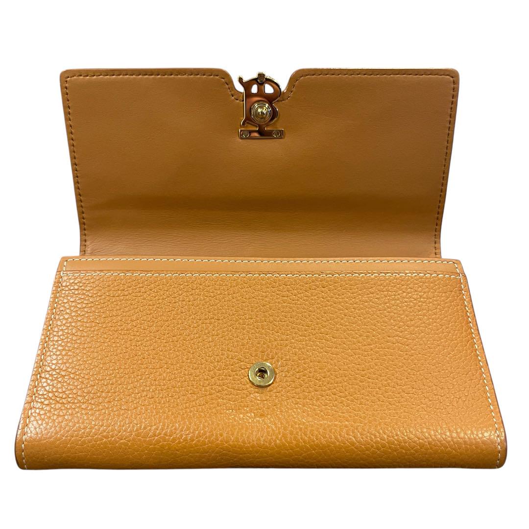 BURBERRY グレイニーレザーTBコンチネンタルウォレット 中古品