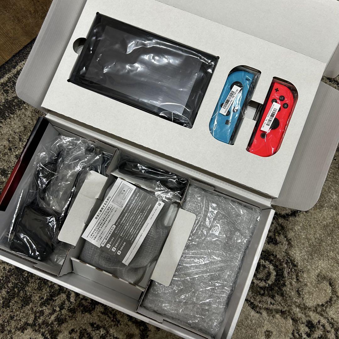 美品 箱付き Nintendo Switch ネオンブルー ネオンレッド
