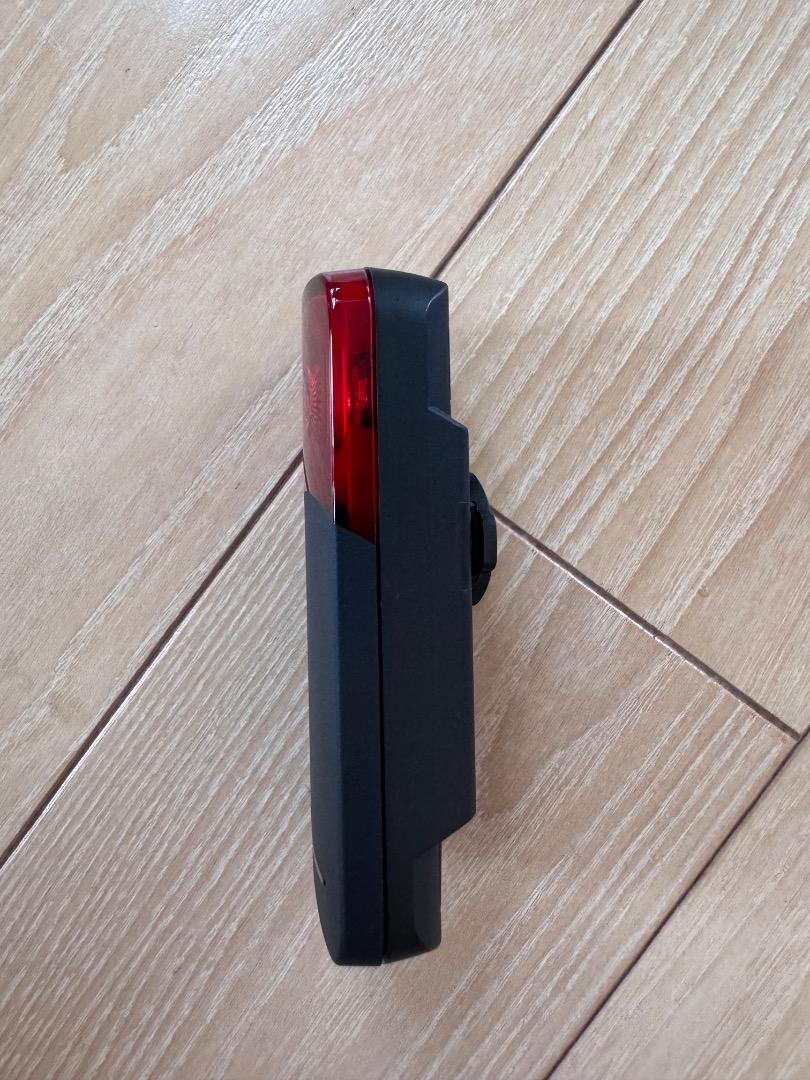 【美品】Bryton Gardia R300L レーダー・リアライト一体型
