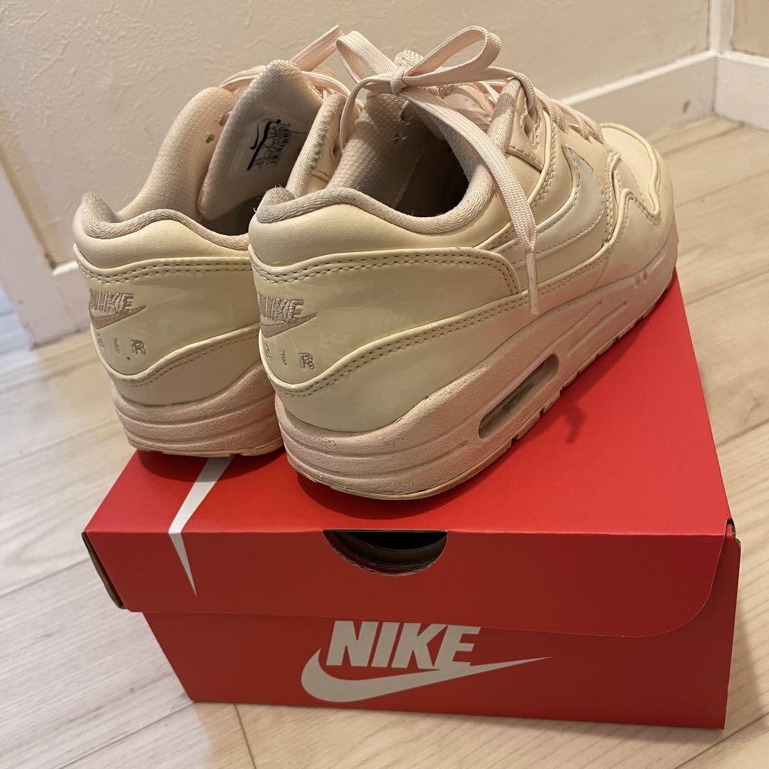 NIKE エアマックス　ピンク