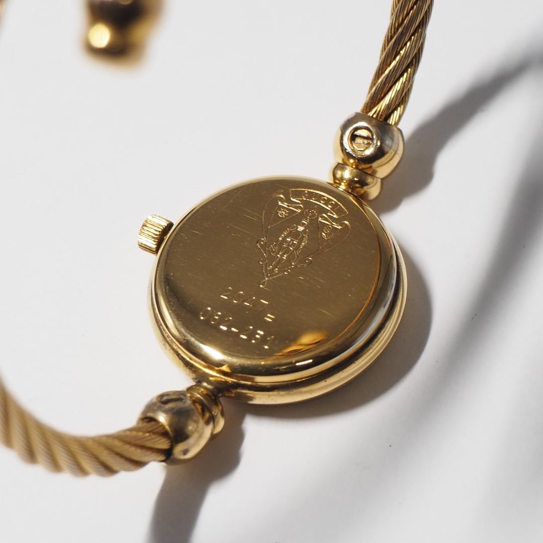 美品 グッチ GUCCI 2047 ワイヤー バングルウォッチ 腕時計 F651