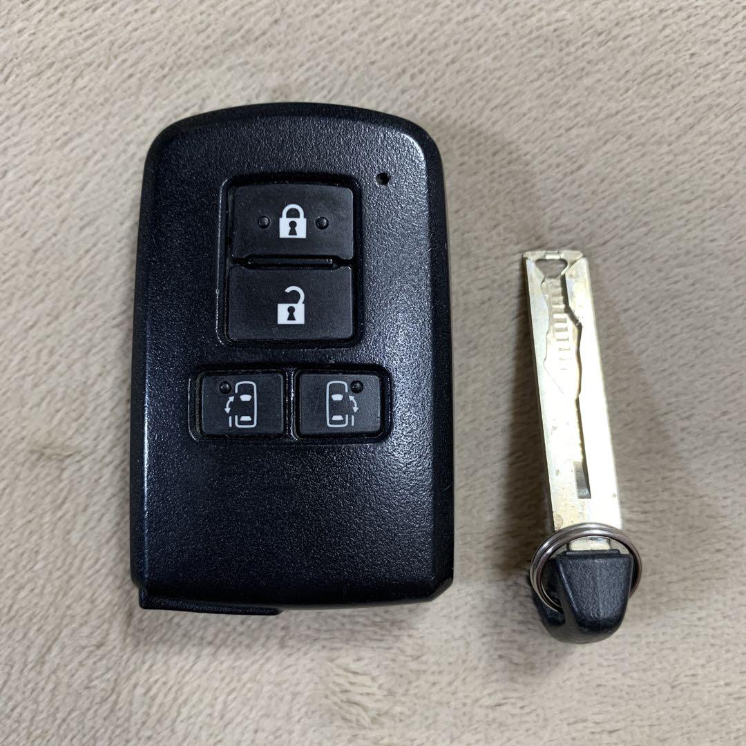 トヨタ　純正　シエンタ　後期　スマートキー　両側パワースライドドア　TOYOTA トヨタ シエンタハイブリッド 両側パワースライドドア スマート