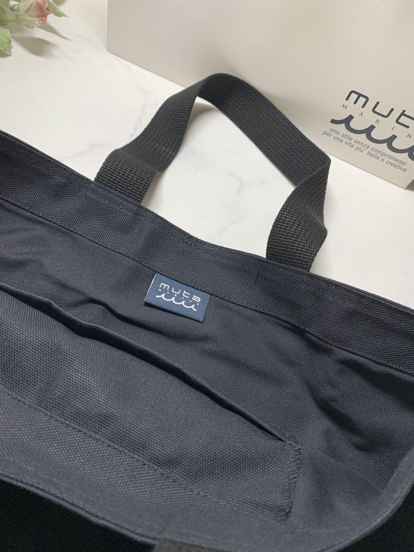 【muta】ムータ キャンバス製 黒いトートバッグ 波のロゴ