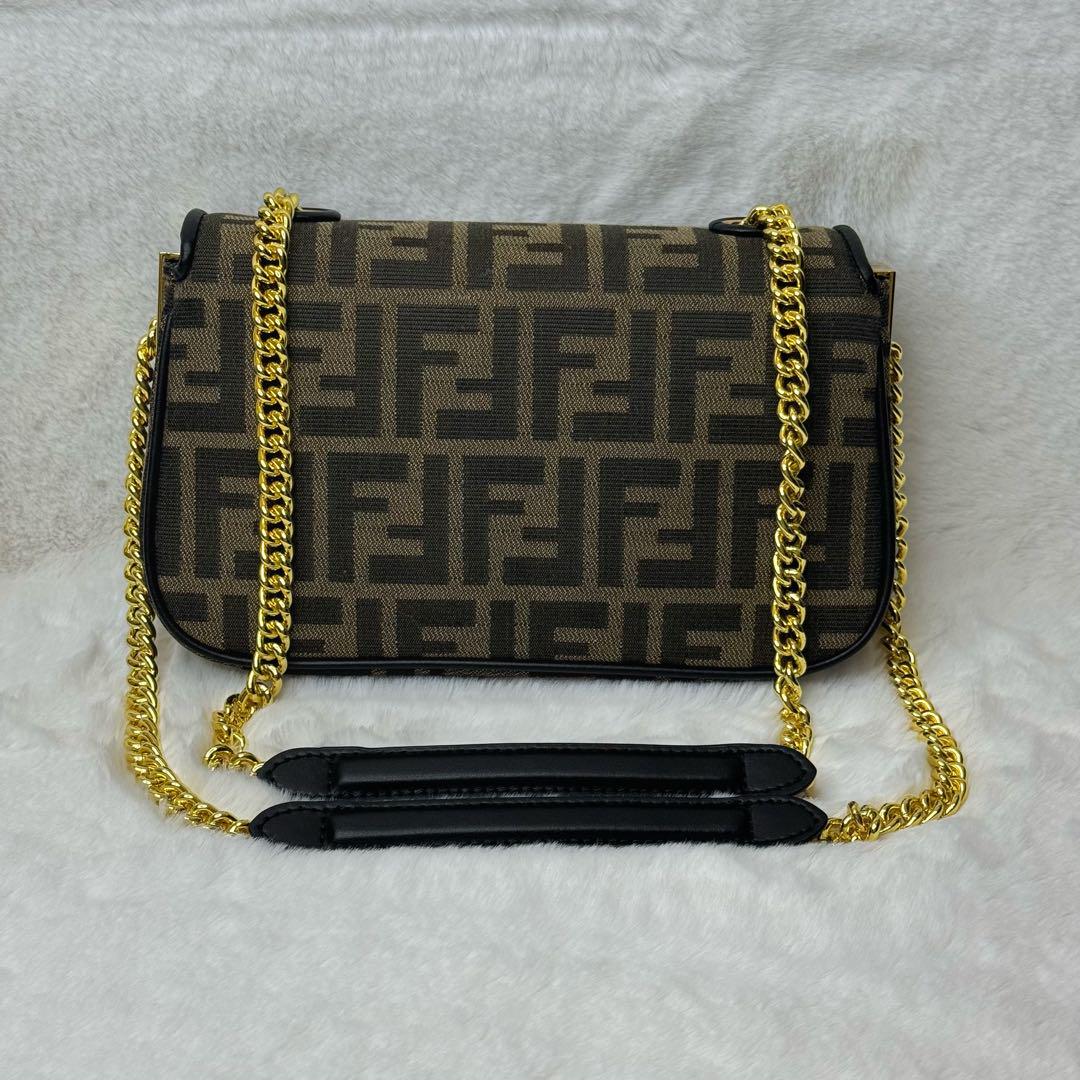 ✨超人気✨FENDI フェンディ ショルダーバッグ 画像3