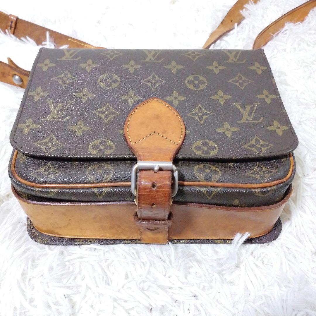 Vuitton モノグラム