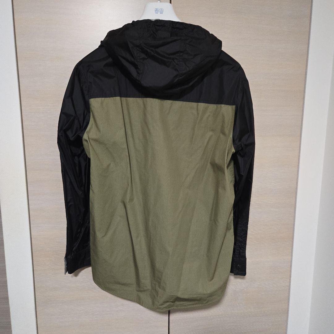 MONCLER リバーシブルマウンテンパーカー オリーブ・シルバーブラック