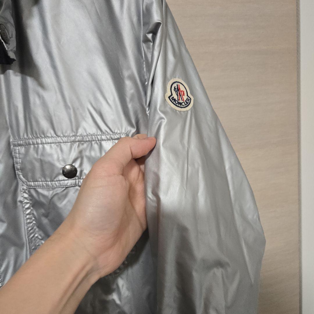MONCLER リバーシブルマウンテンパーカー オリーブ・シルバーブラック
