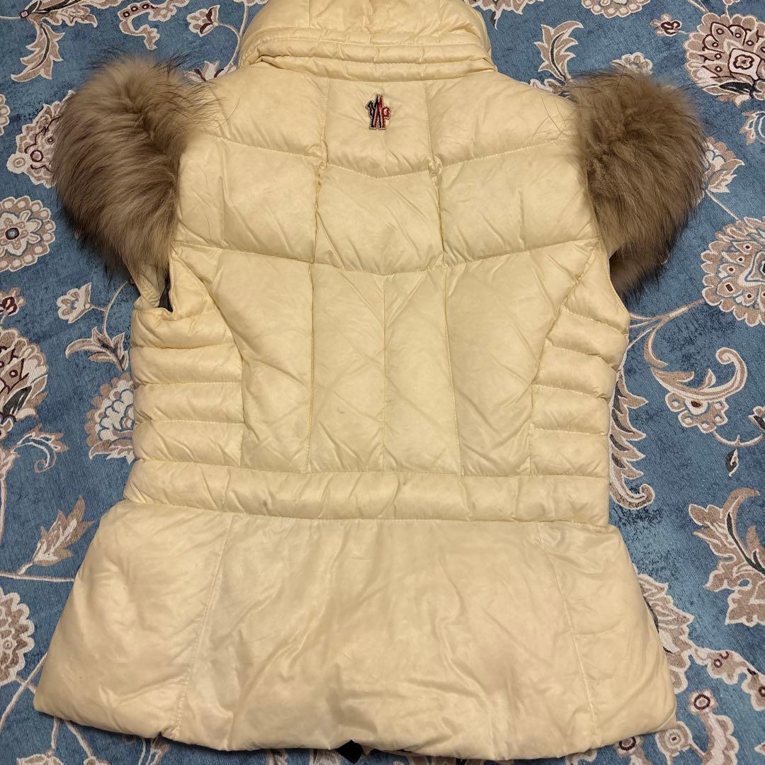 MONCLER アイボリー ダウンベスト MONCLER アイボリー ダウンベスト