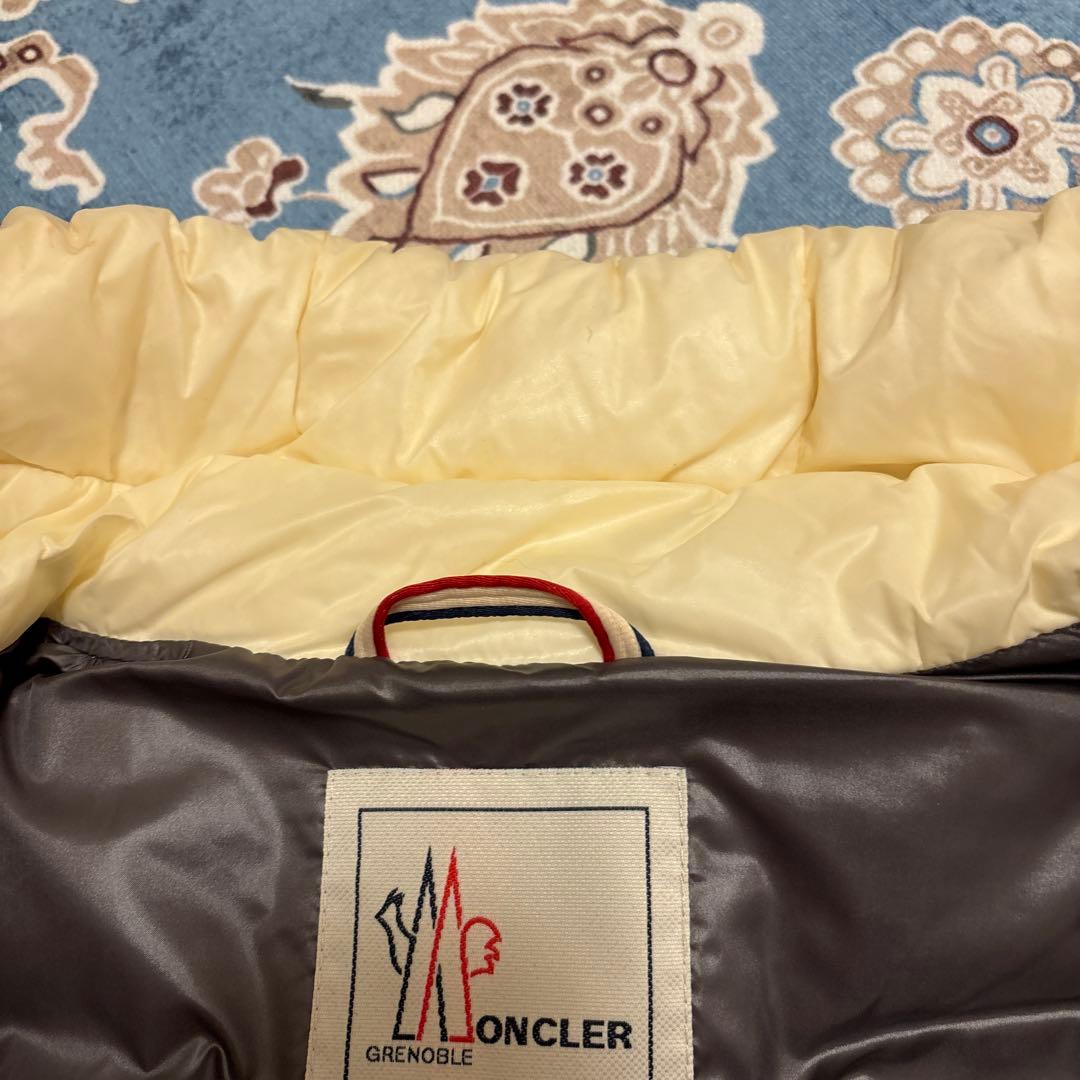 MONCLER アイボリー ダウンベスト MONCLER アイボリー ダウンベスト