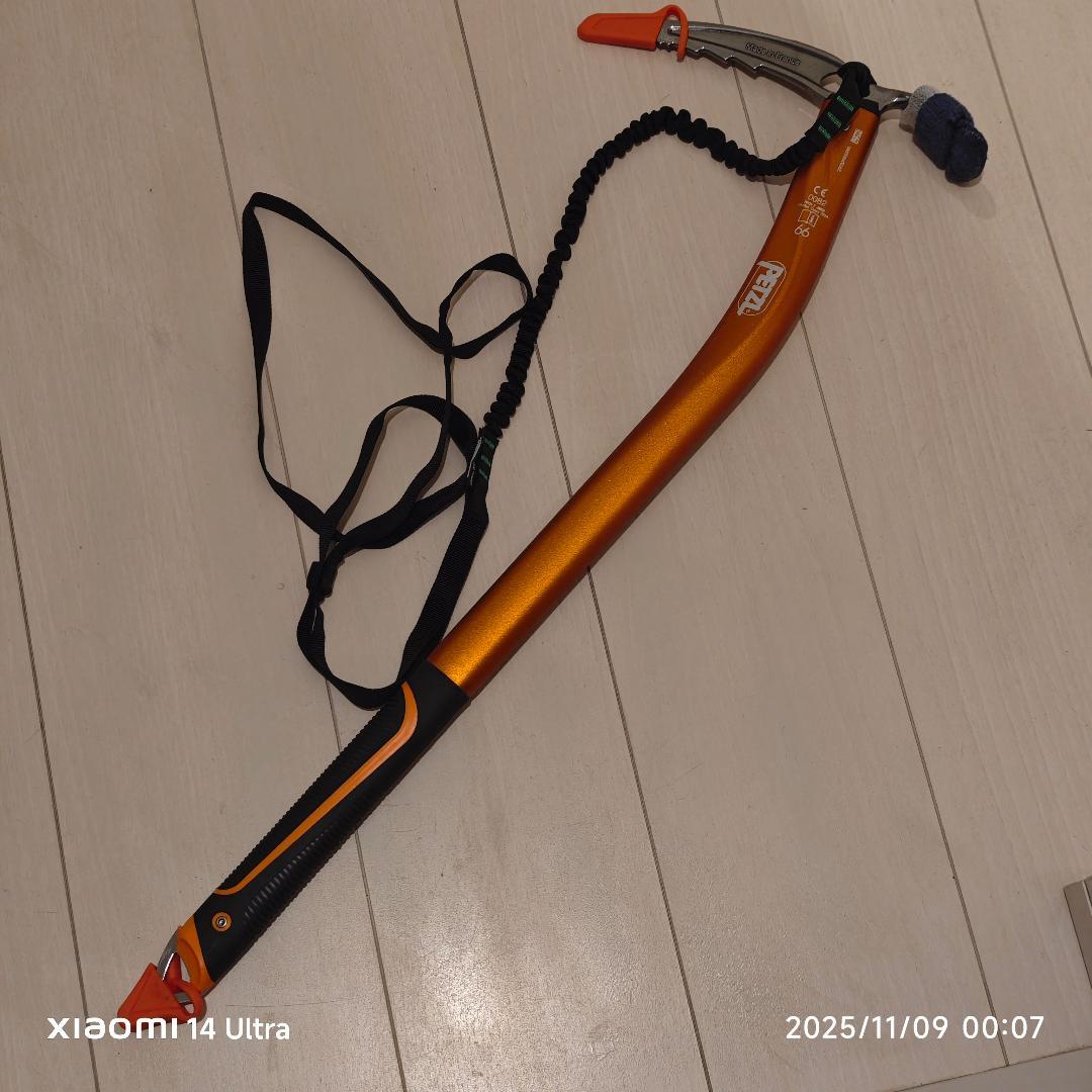 PETZL SUMMIT EVO ピッケル ストラップ付き 66cm目立った傷や汚れなし