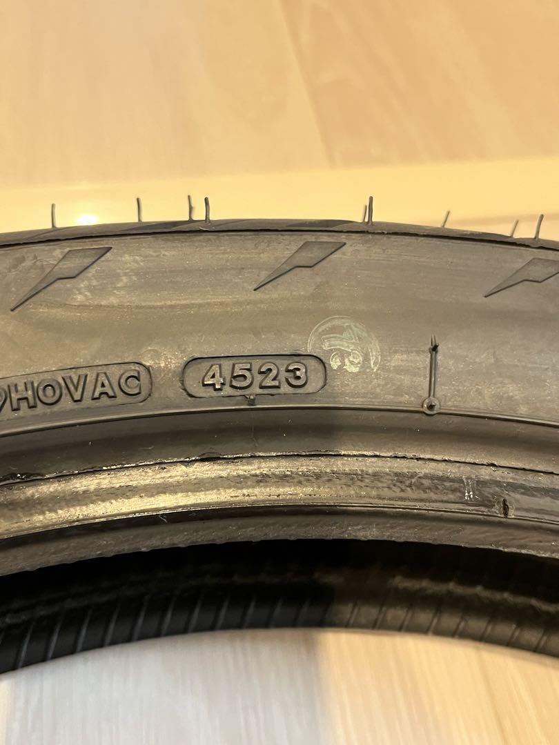 走行距離50Km以下美品　BATTLAX ADVENTURE A41 前後セット