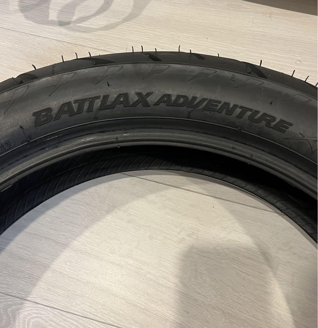 走行距離50Km以下美品　BATTLAX ADVENTURE A41 前後セット