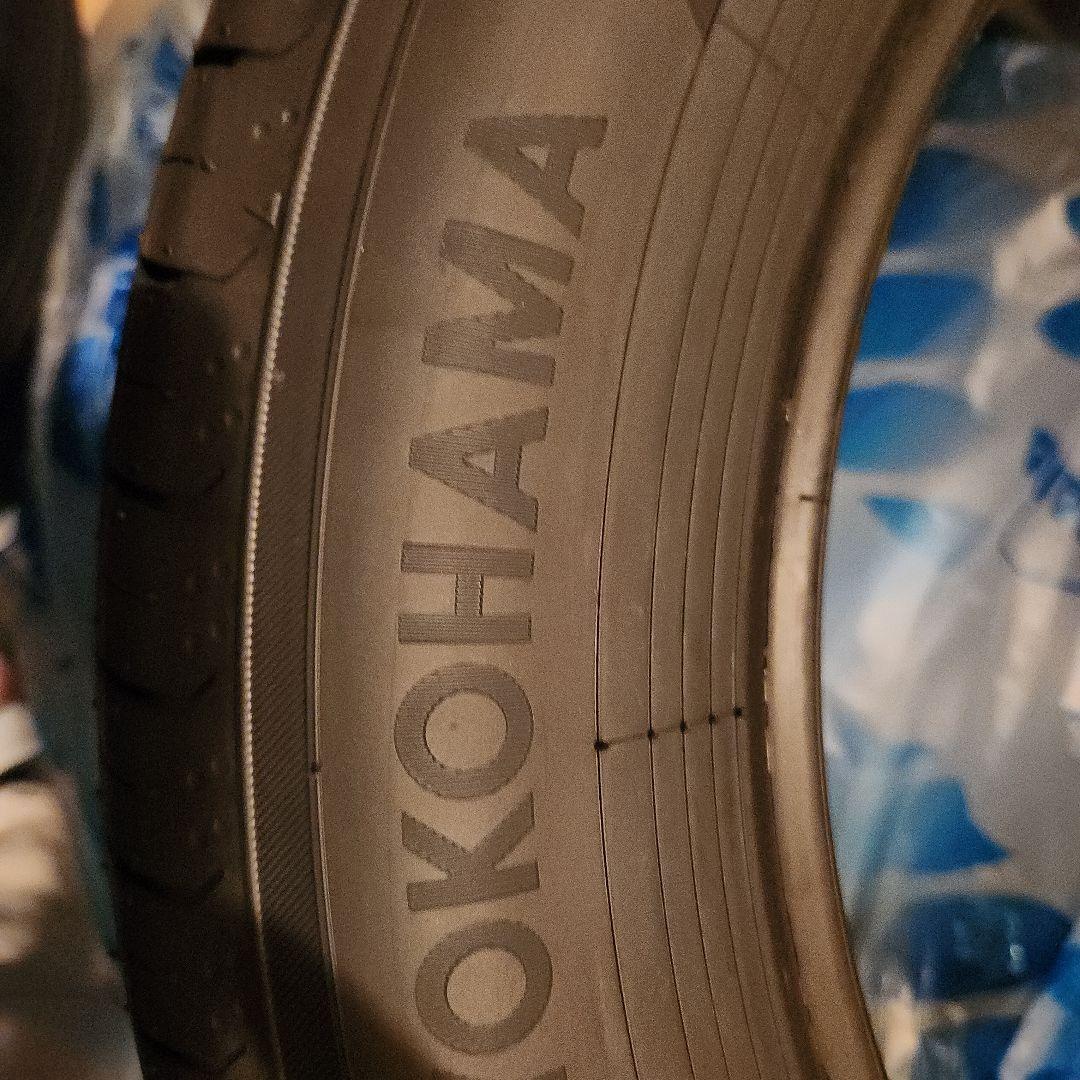 225/60R18　夏タイヤ　　ヨコハマ　YOKOHAMA