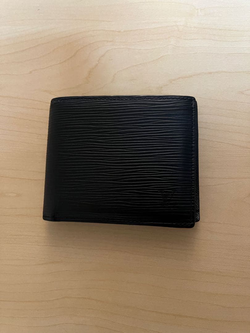 ルイヴィトン　ポルトフォイユマルコNM エピ　二つ折り財布