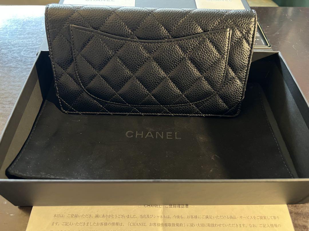 CHANEL 二つ折り財布 マトラッセ　カーフスキンブラック 人気のゴールドロゴ
