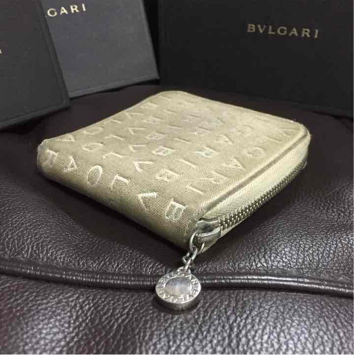 ブルガリ★BVLGARI ロゴマニア ファスナー ブルガリ★BVLGARI ロゴマニア ファスナー