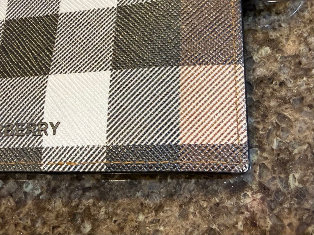 Burberry バーバリー カードケース ネックストラップ付き パスケース Burberry バーバリー カードケース ネックストラップ付き パスケース