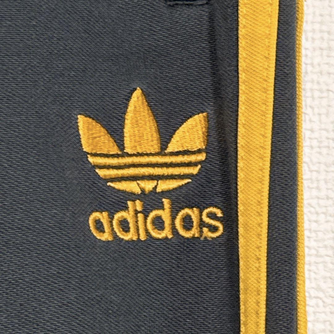 adidas アディダス トラックパンツ トレフォイル刺繍 くすみグリーン L