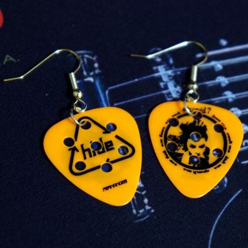 メルカリ Hide ギターピックピアス 1ペアセット X Japan ピアス 両耳用 9 中古や未使用のフリマ