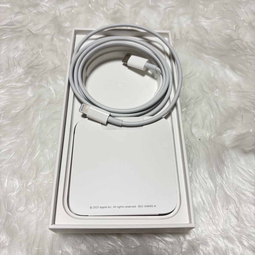 Apple iPhone13 ホワイト 本体 128GB スターライト 白 美品