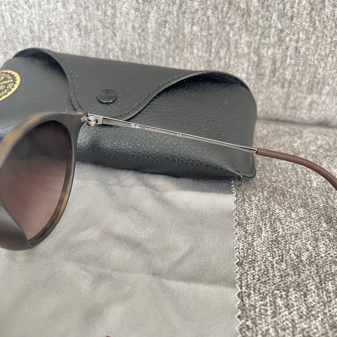 Ray-Ban